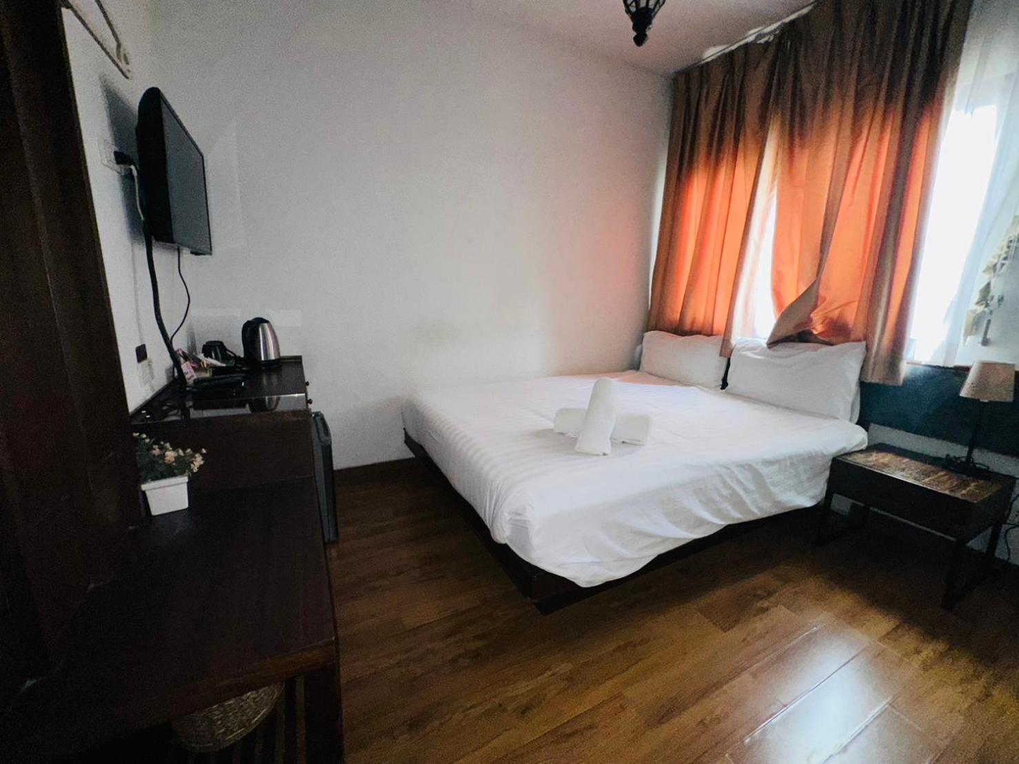 Chetuphon Gate Hotel Bangkok Buitenkant foto